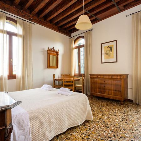 Апартаменты San Trovaso Венеция Экстерьер фото