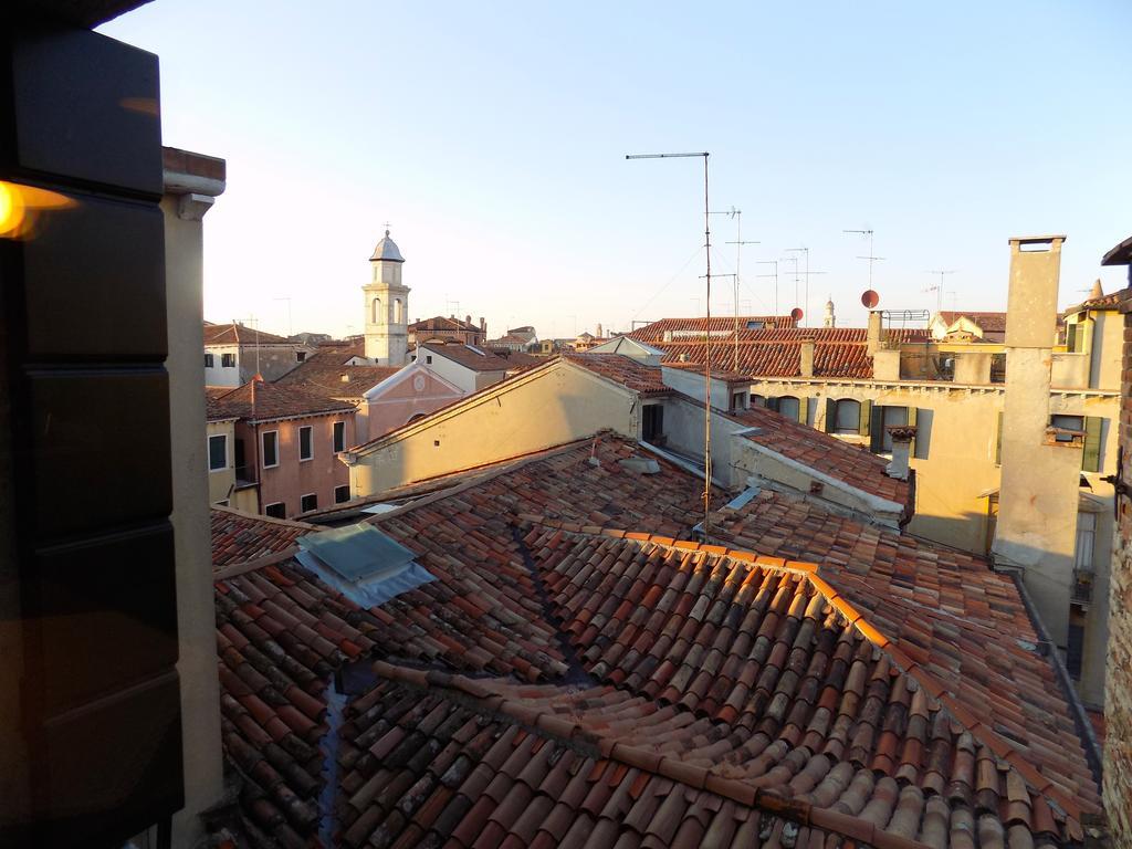 Апартаменты San Trovaso Венеция Экстерьер фото